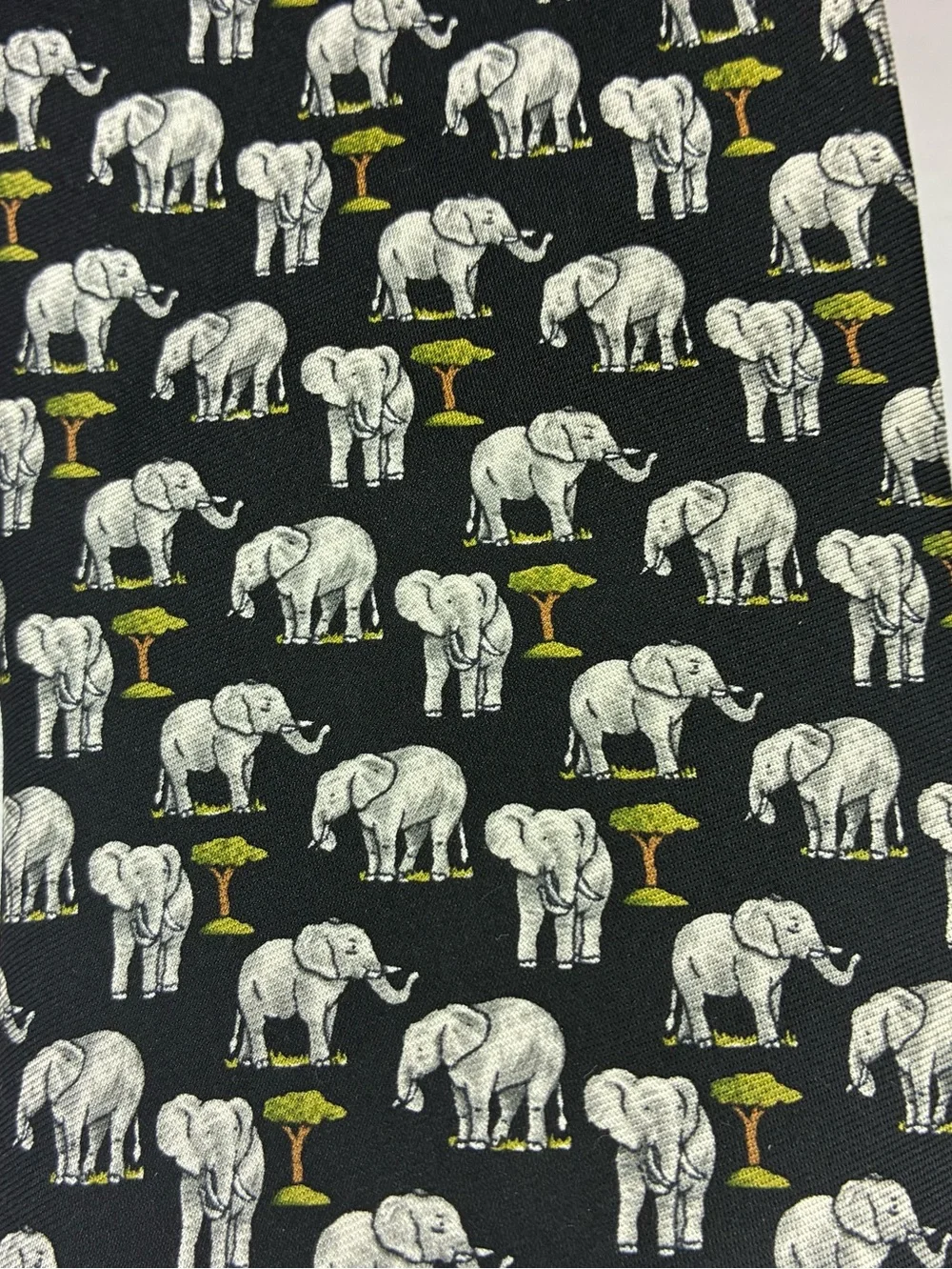 Brooks Basics 100% Silk Tie Elephant Animal Novelty Print Black Nice condition.